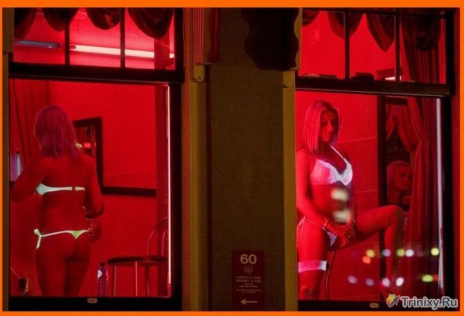 Фотопрогулка по улице красных фонарей