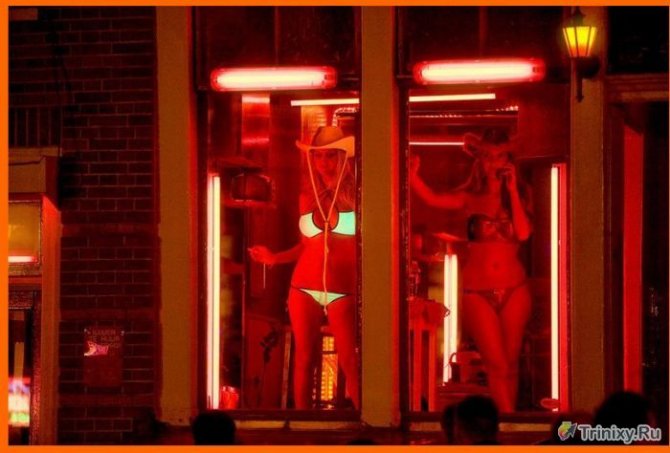 Фотопрогулка по улице красных фонарей