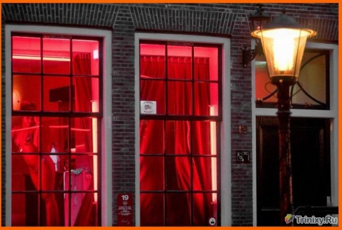 Фотопрогулка по улице красных фонарей