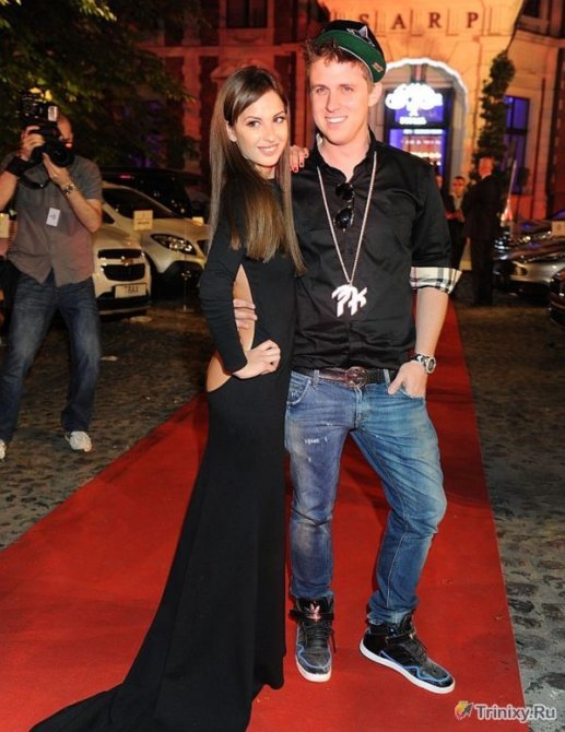 Необычное декольте