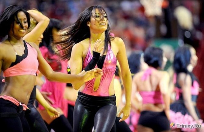 Симпатичные чирлидеры