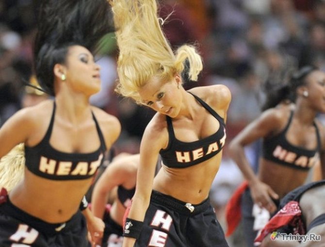 Симпатичные чирлидеры