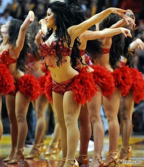 Симпатичные чирлидеры