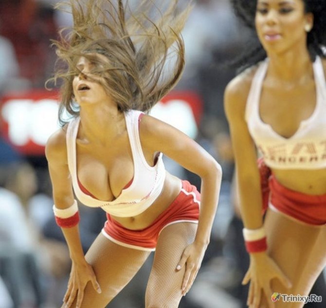 Симпатичные чирлидеры