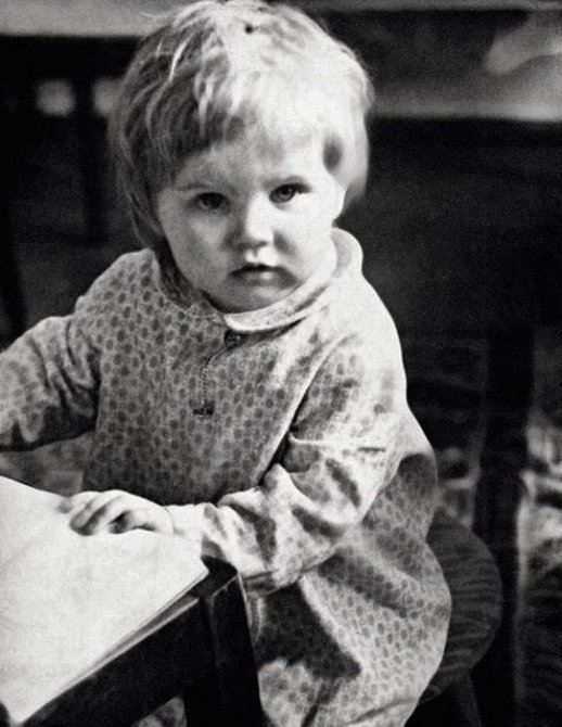 Как выглядели знаменитые люди в детстве