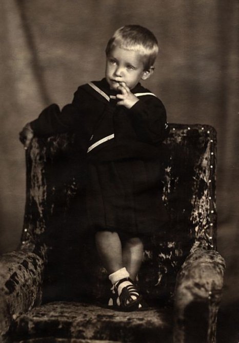 Как выглядели знаменитые люди в детстве