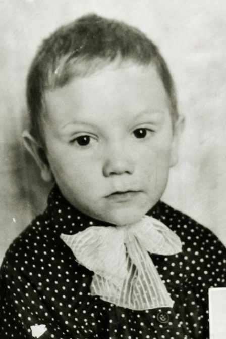 Как выглядели знаменитые люди в детстве