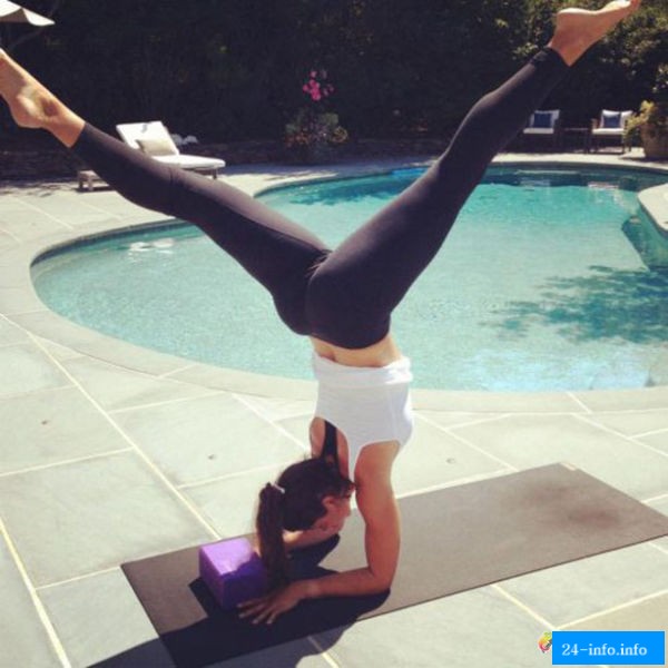 Девушки в обтягивающих лосинах