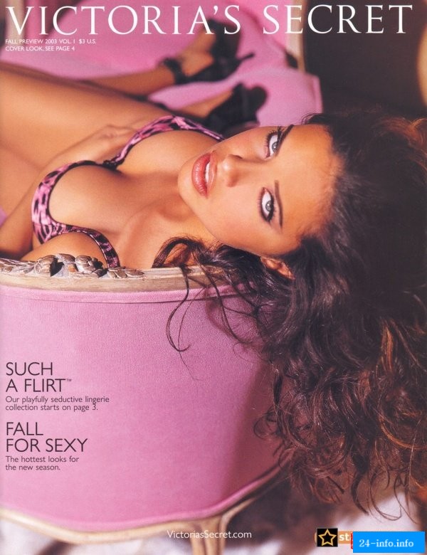 Голая Адриана Лима