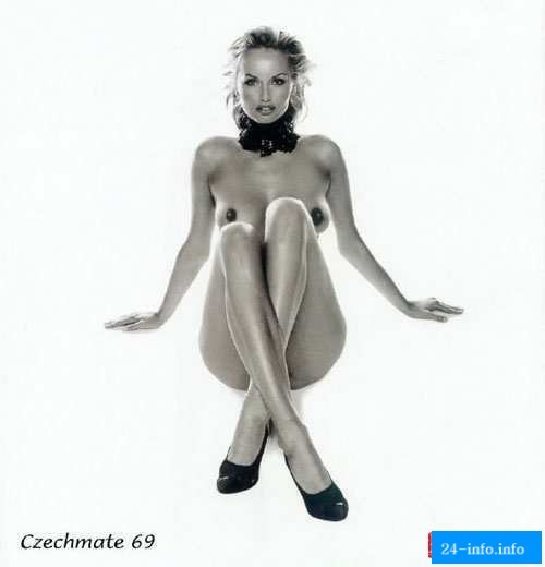 Голая Адриана Скленарикова