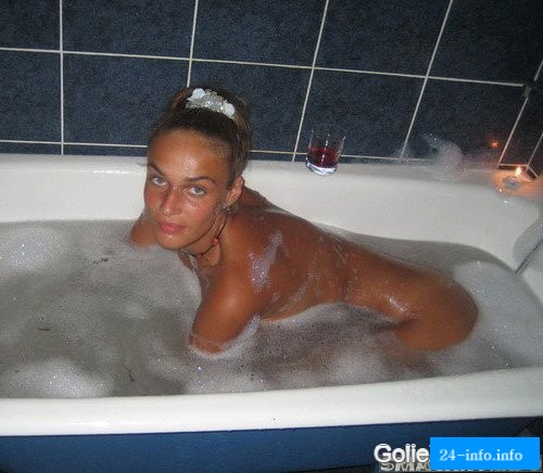 Голая Алена Водонаева