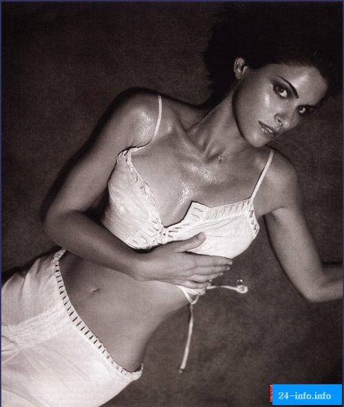 Голая Аманда Пит