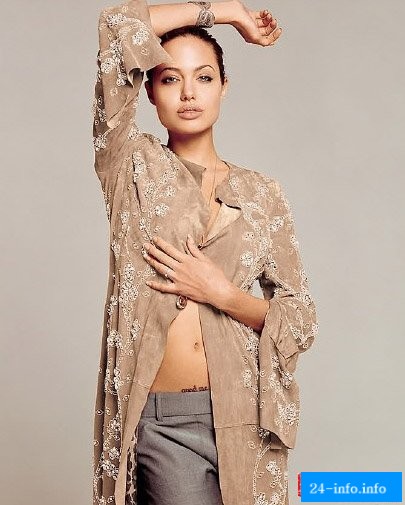 Голая Анджелина Джоли