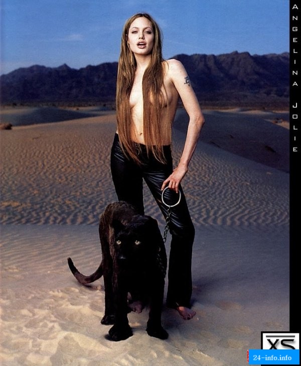 Голая Анджелина Джоли