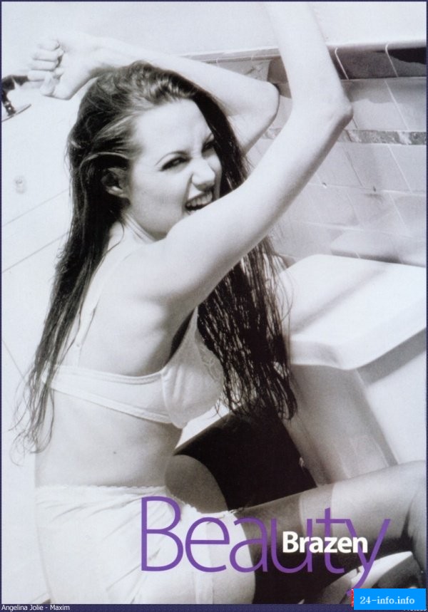 Голая Анджелина Джоли