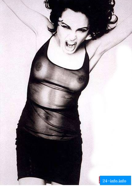 Голая Анджелина Джоли