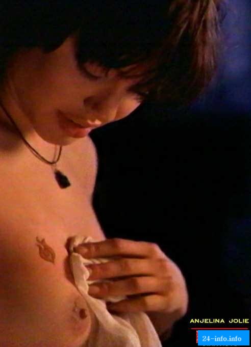 Голая Анджелина Джоли