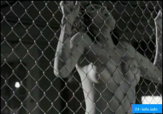 Голая Анджелина Джоли