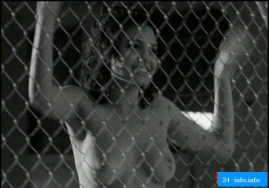 Голая Анджелина Джоли