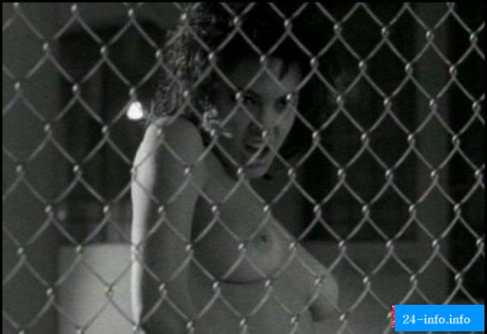 Голая Анджелина Джоли