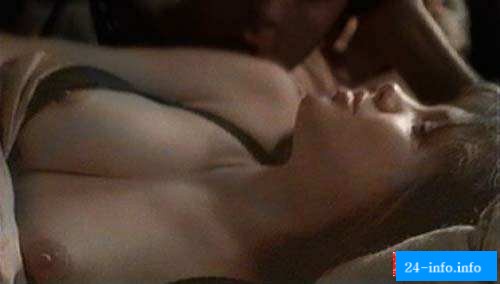 Голая Анджелина Джоли