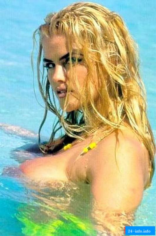 Голая Анна Николь Смит