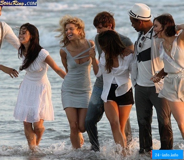 Голая Анналинн Маккорд