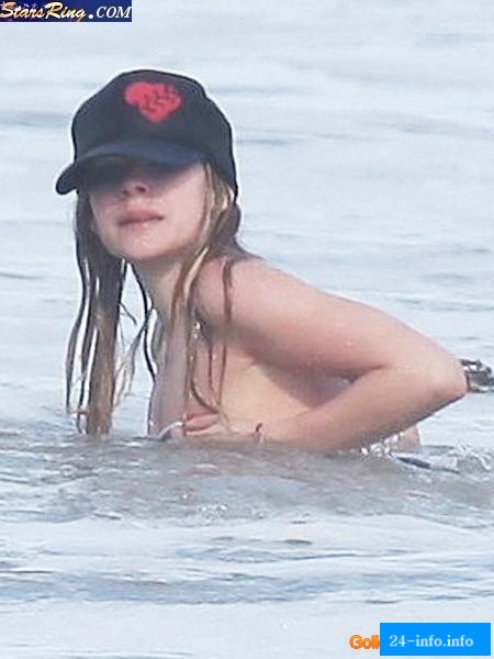 Голая Аврил Лавин