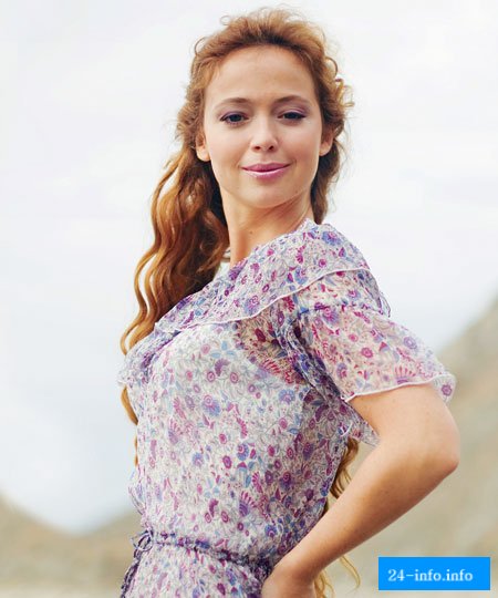 Елена Захарова /   (1975)