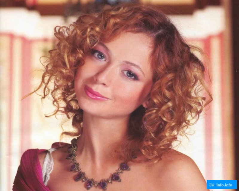 Елена Захарова /   (1975)