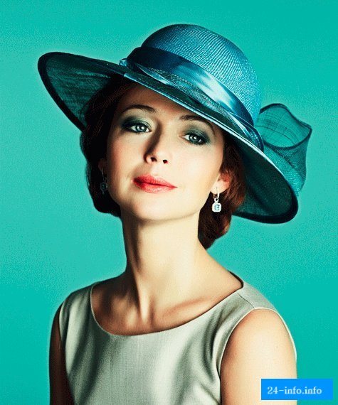 Елена Захарова /   (1975)