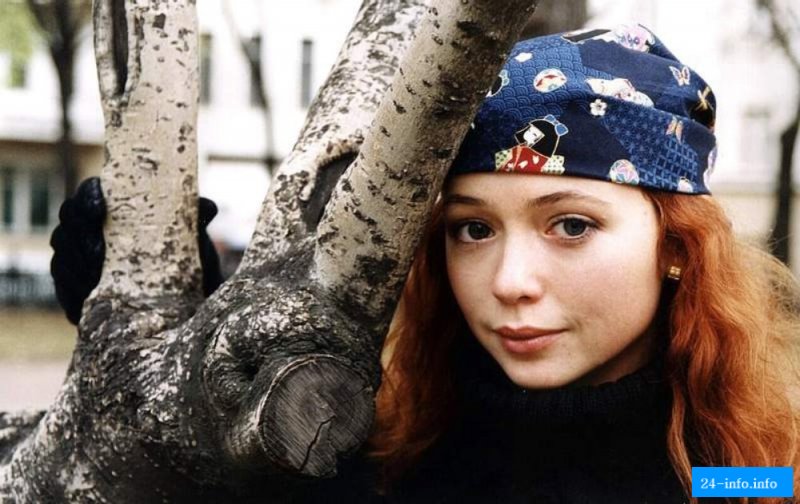 Елена Захарова /   (1975)