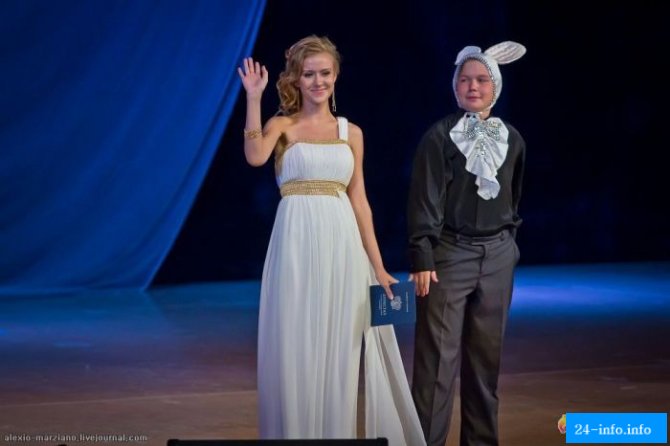 Симпатичные выпускницы 2013 года