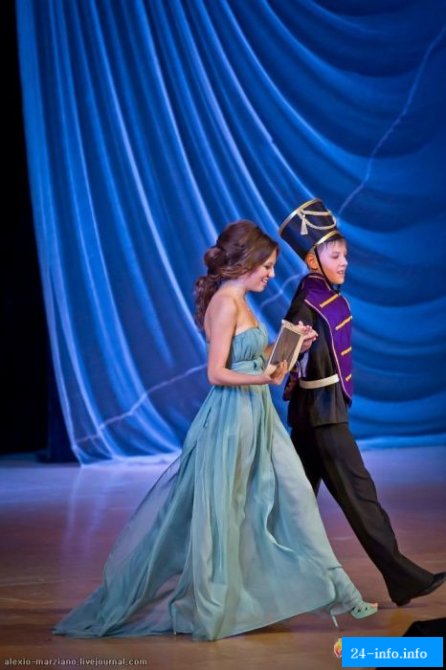 Симпатичные выпускницы 2013 года