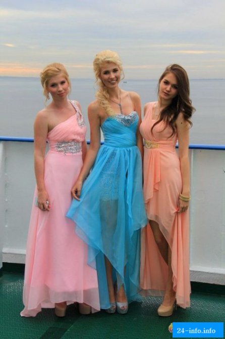 Симпатичные выпускницы 2013 года