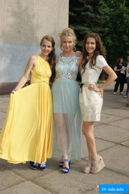 Симпатичные выпускницы 2013 года