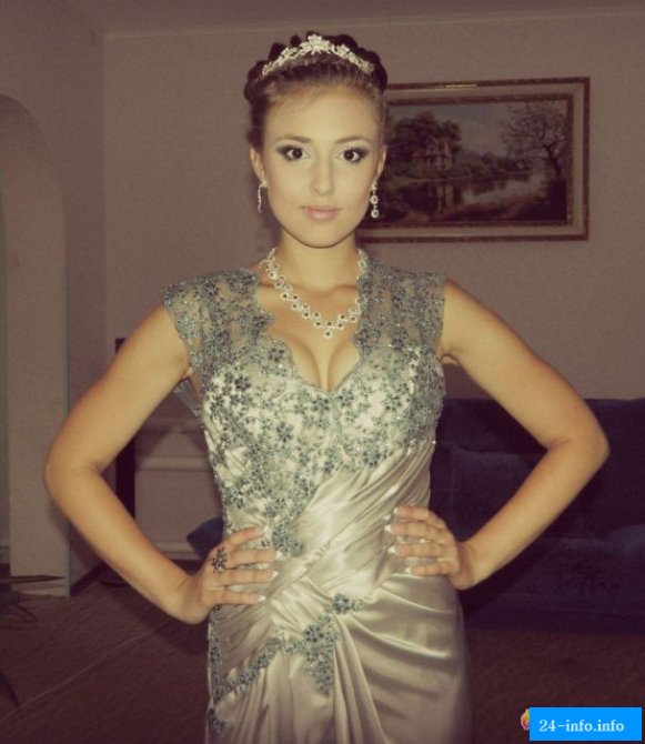 Симпатичные выпускницы 2013 года