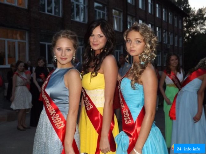 Симпатичные выпускницы 2013 года