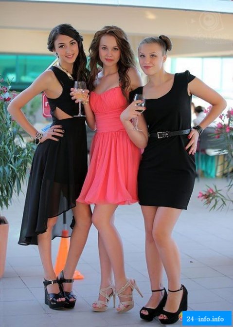 Симпатичные выпускницы 2013 года