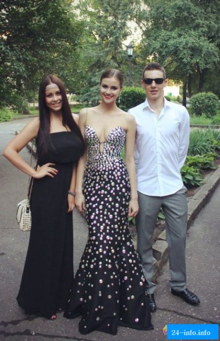 Симпатичные выпускницы 2013 года
