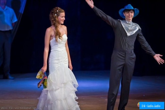 Симпатичные выпускницы 2013 года