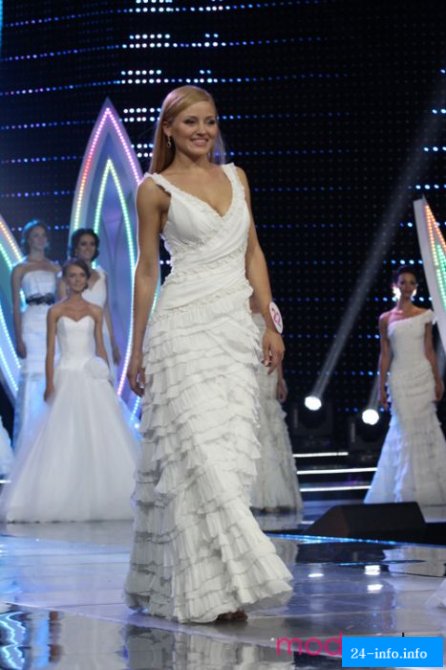 Финалистка "Мисс Минск 2013" оказалась топлес-диджеем