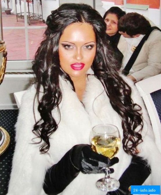 Обнаженная фотосессия Ниты Кузьминой (14 фото)