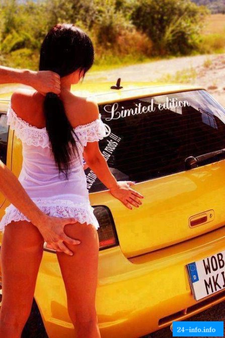 Красивые девушки и автомобили