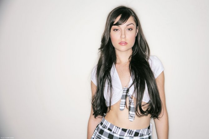 Sasha Grey в чулках (только для взрослых 18+)