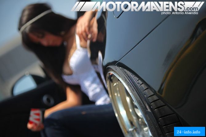 Сексуальные девушки и красивые автомобили (57 фото)