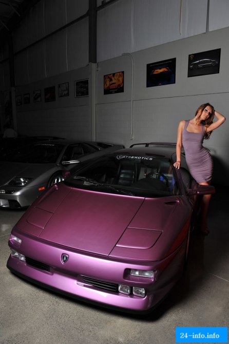 Сексуальные девушки и красивые автомобили (57 фото)