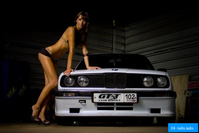 Сексуальные девушки и красивые автомобили (57 фото)