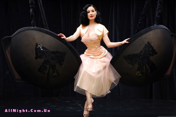 Дита фон Тиз  Фото