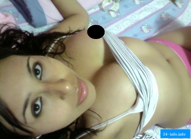 Невнимательность или случайность. Подборка девушек с выпавшими прелестями